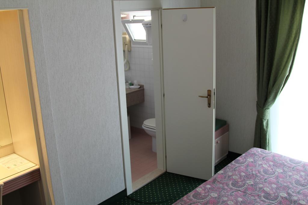 Cambridge Hotel