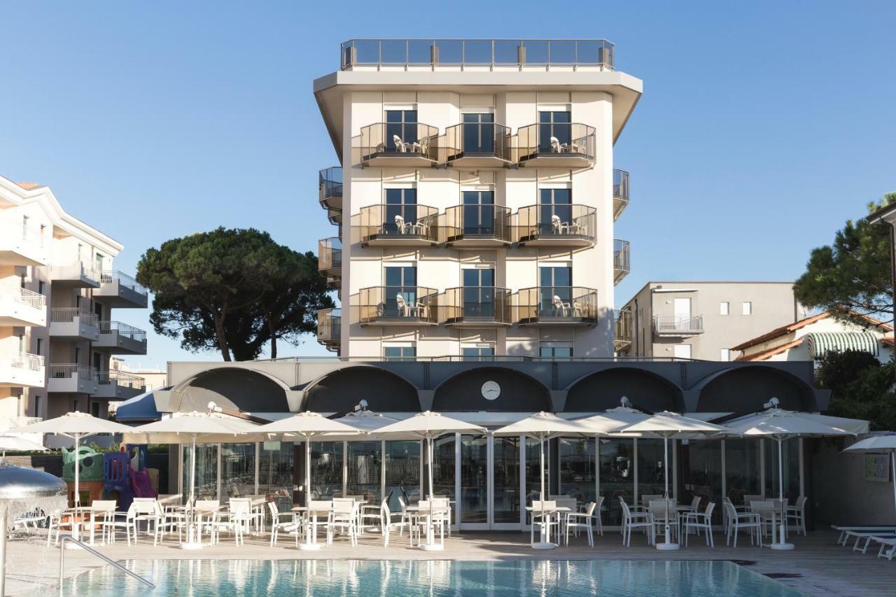 Cambridge Hotel