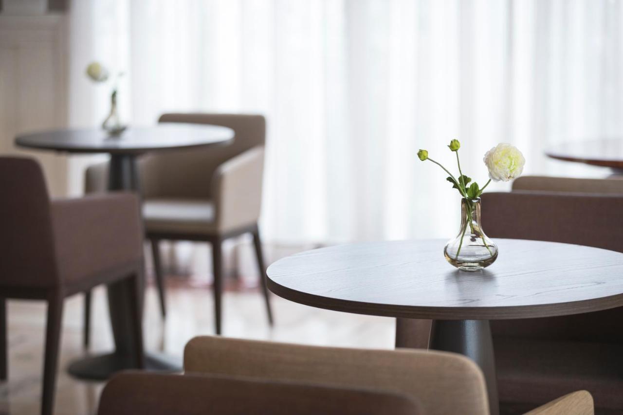 Cambridge Hotel 4*