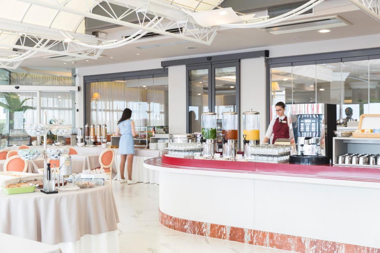 Cambridge Hotel 4*